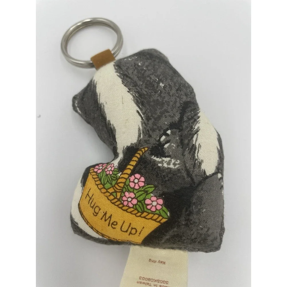 New‎ Vintage Hallmark Keychain Key Chain Fabric Skunk Hug Me Up